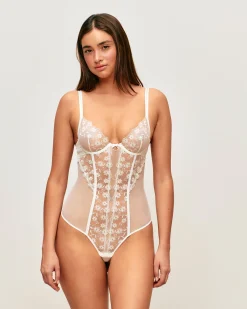 Body corbeille avec broderies florales
