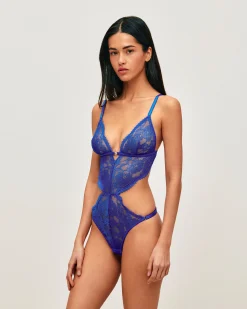 Body en dentelle avec bijou soleil