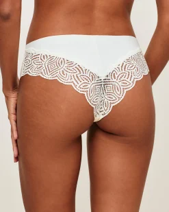 Cheeky microfibre et dentelle