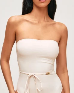 Maillot de bain une pièce avec ceinture et bijou doré
