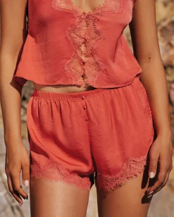Short en satin et dentelle