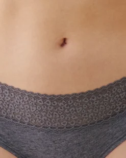 Shorty uni avec dentelle