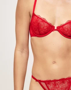 Soutien-gorge corbeille avec broderies