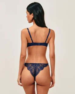Soutien-gorge corbeille en dentelle à strass argentés