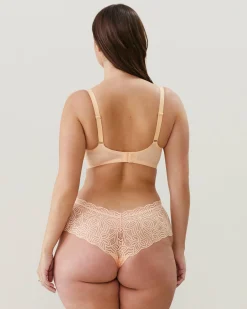 Soutien-gorge corbeille en dentelle écru