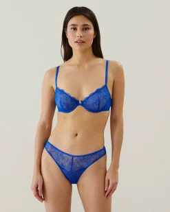 Soutien-gorge corbeille en dentelle et broderies