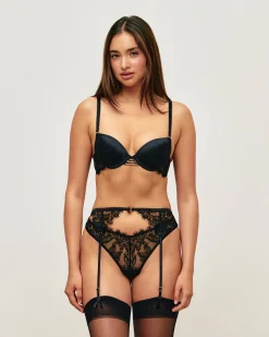 Soutien-gorge push-up en dentelle et laçage