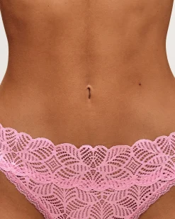 String en dentelle