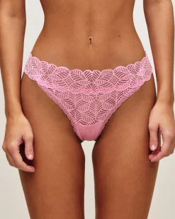 String en dentelle