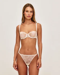 String en mesh brodé