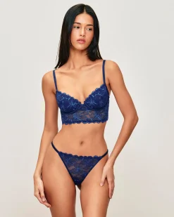 Tanga en dentelle florale
