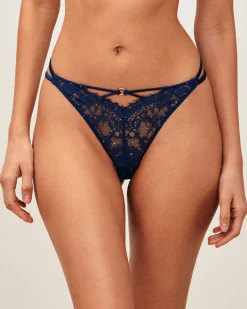 Tanga en dentelle à strass argentés
