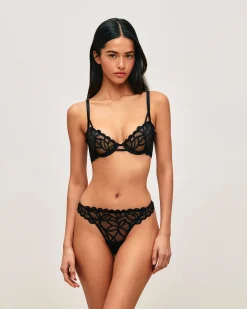 Tanga en mesh avec broderies florales